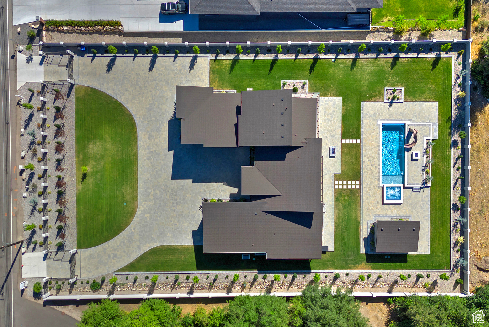 CREEKSIDE - Residential