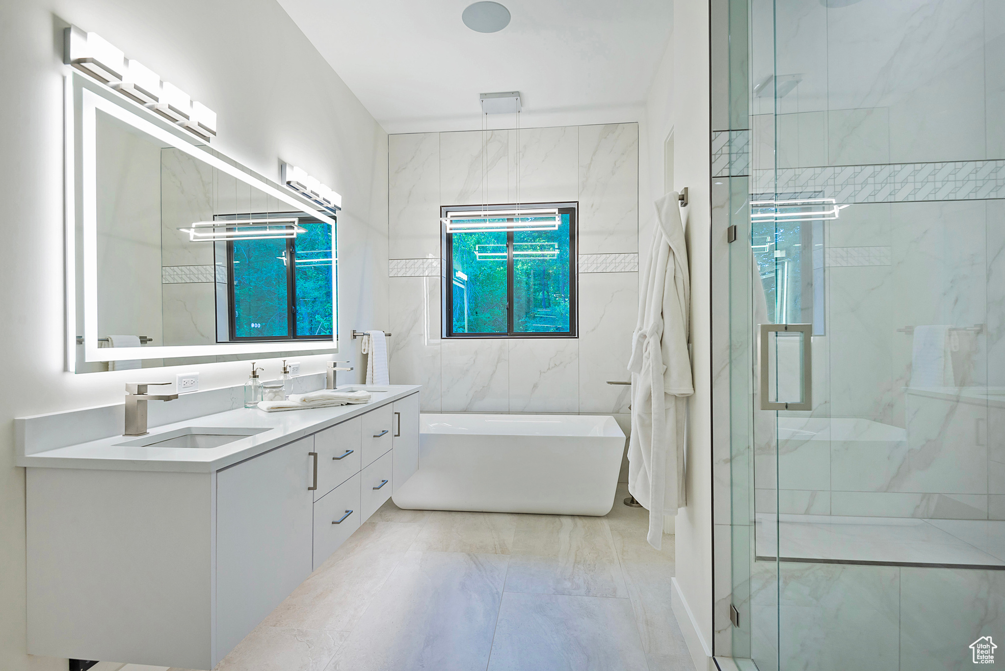 CREEKSIDE - Residential