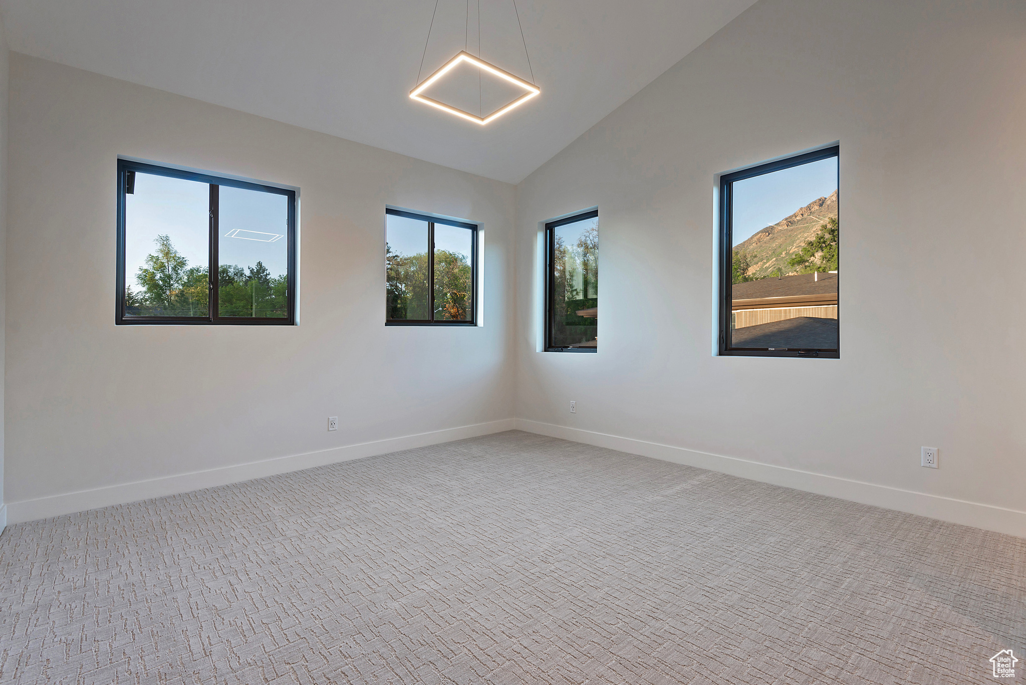 CREEKSIDE - Residential