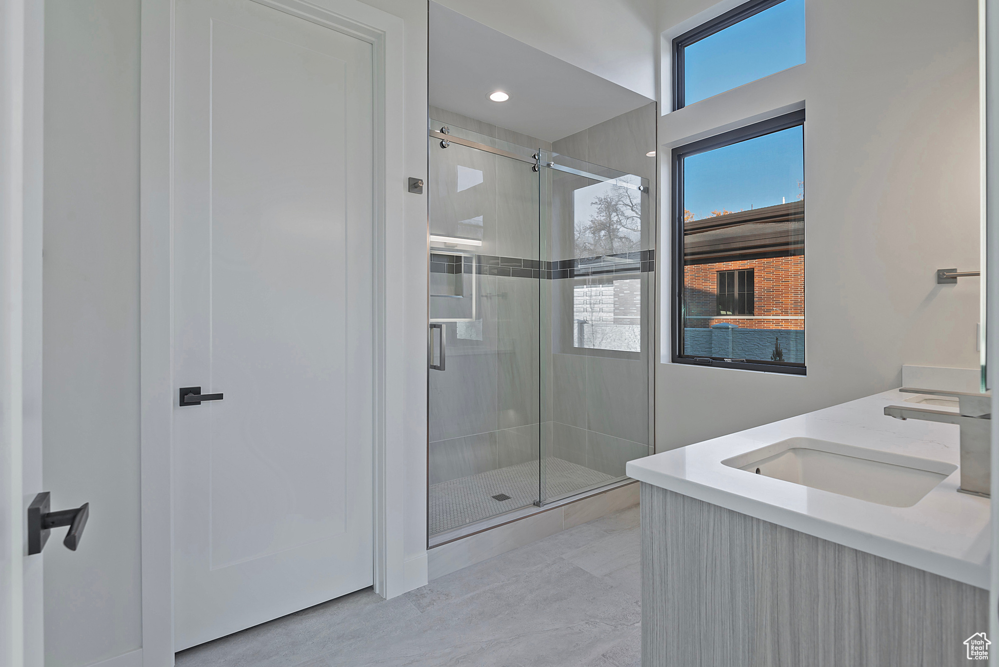 CREEKSIDE - Residential