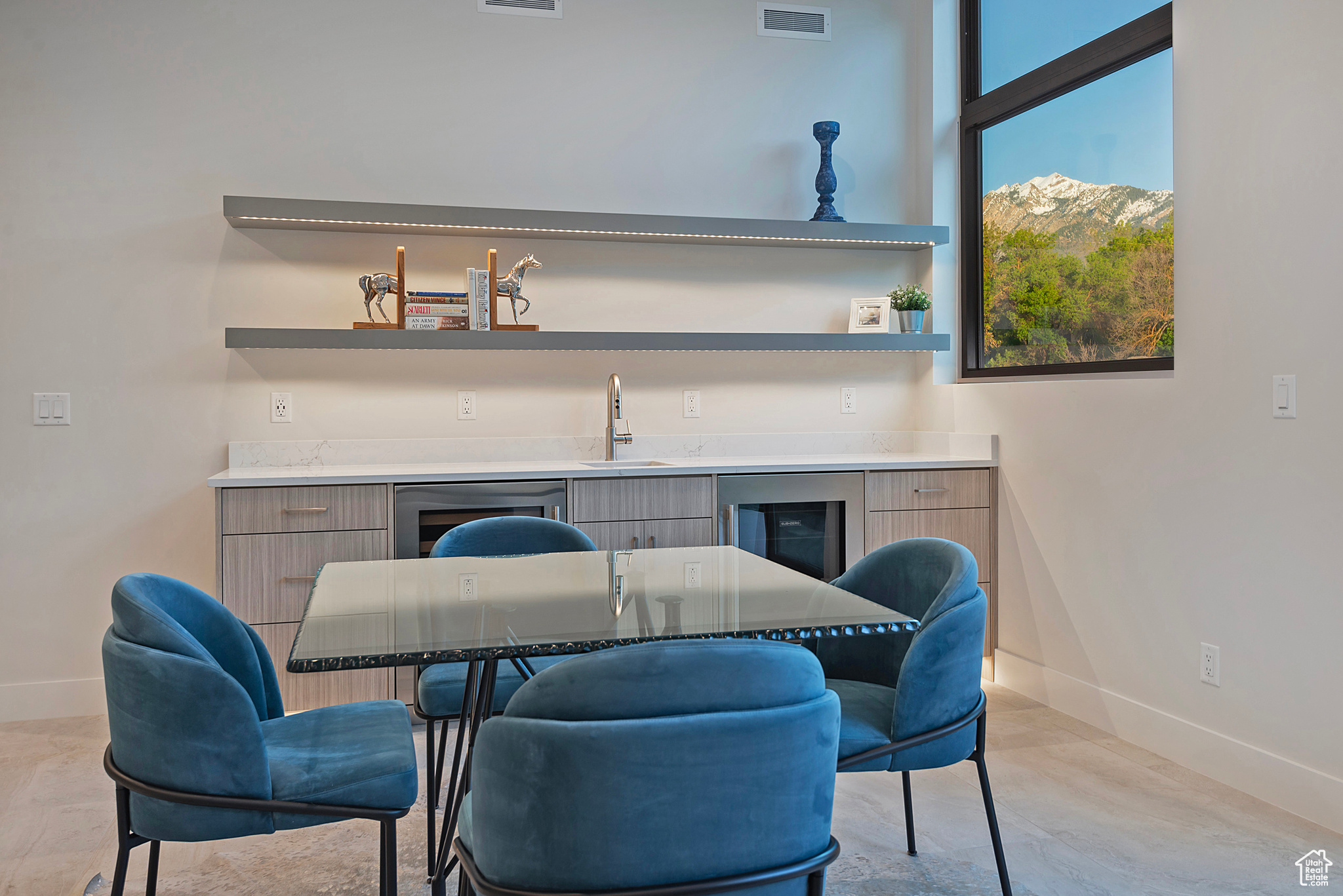 CREEKSIDE - Residential