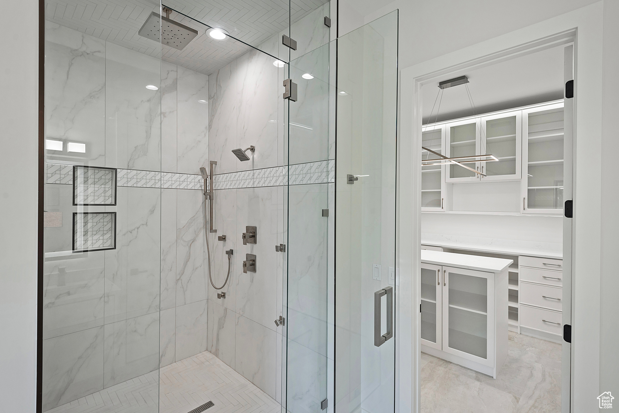 CREEKSIDE - Residential