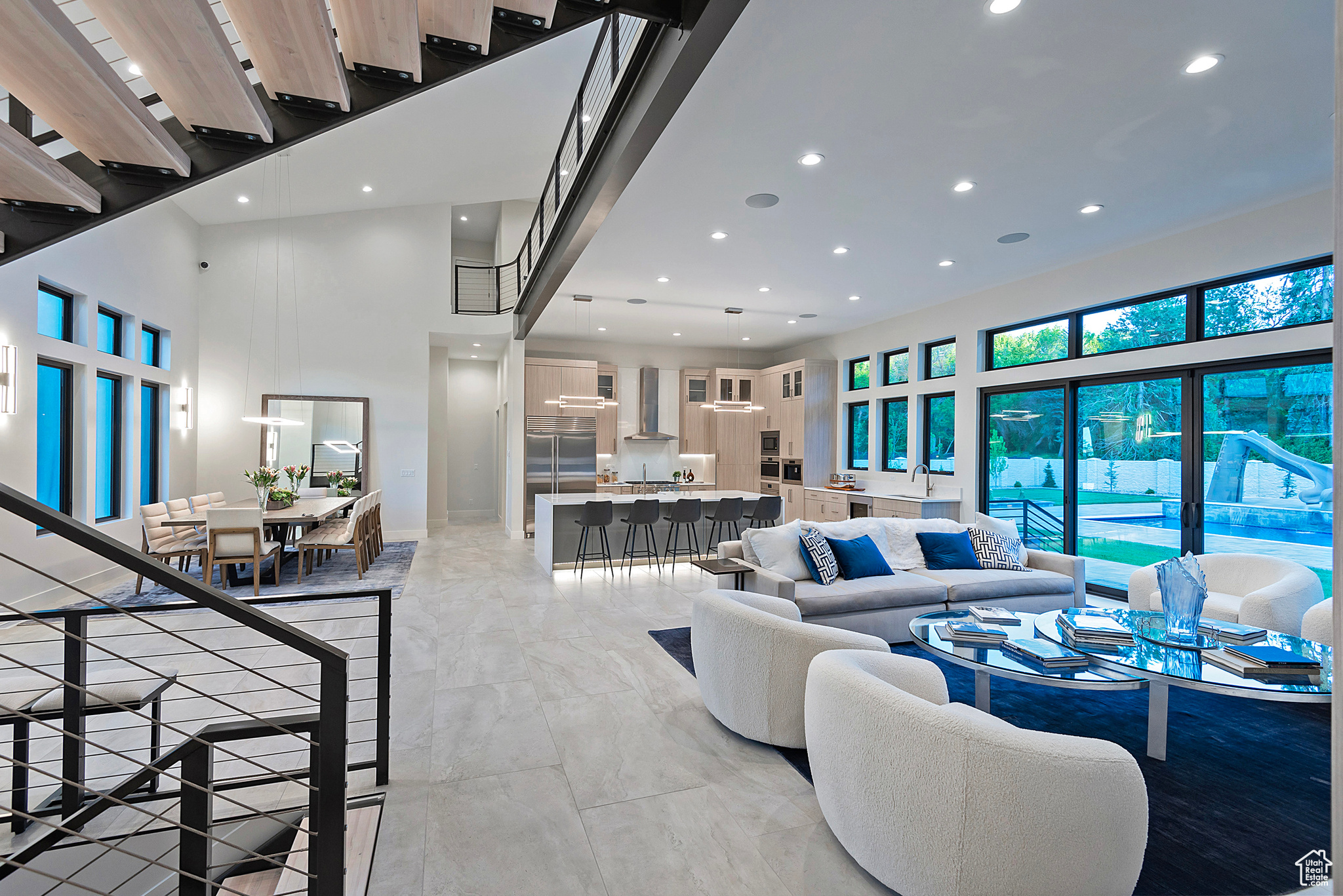 CREEKSIDE - Residential