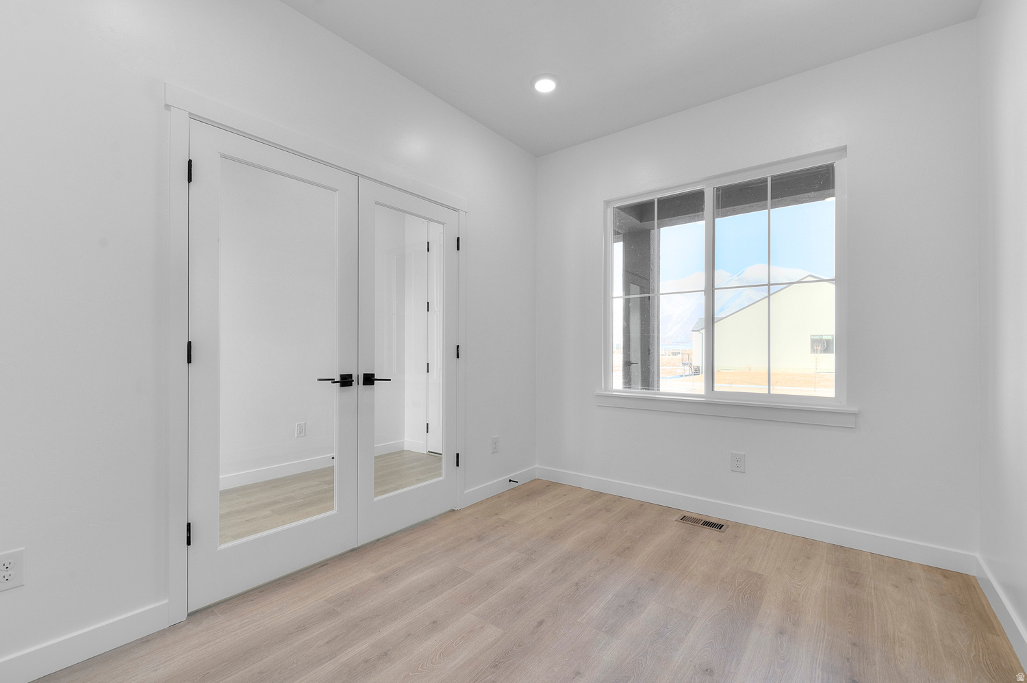 MOUNTAINSIDE ESTATES - Residential