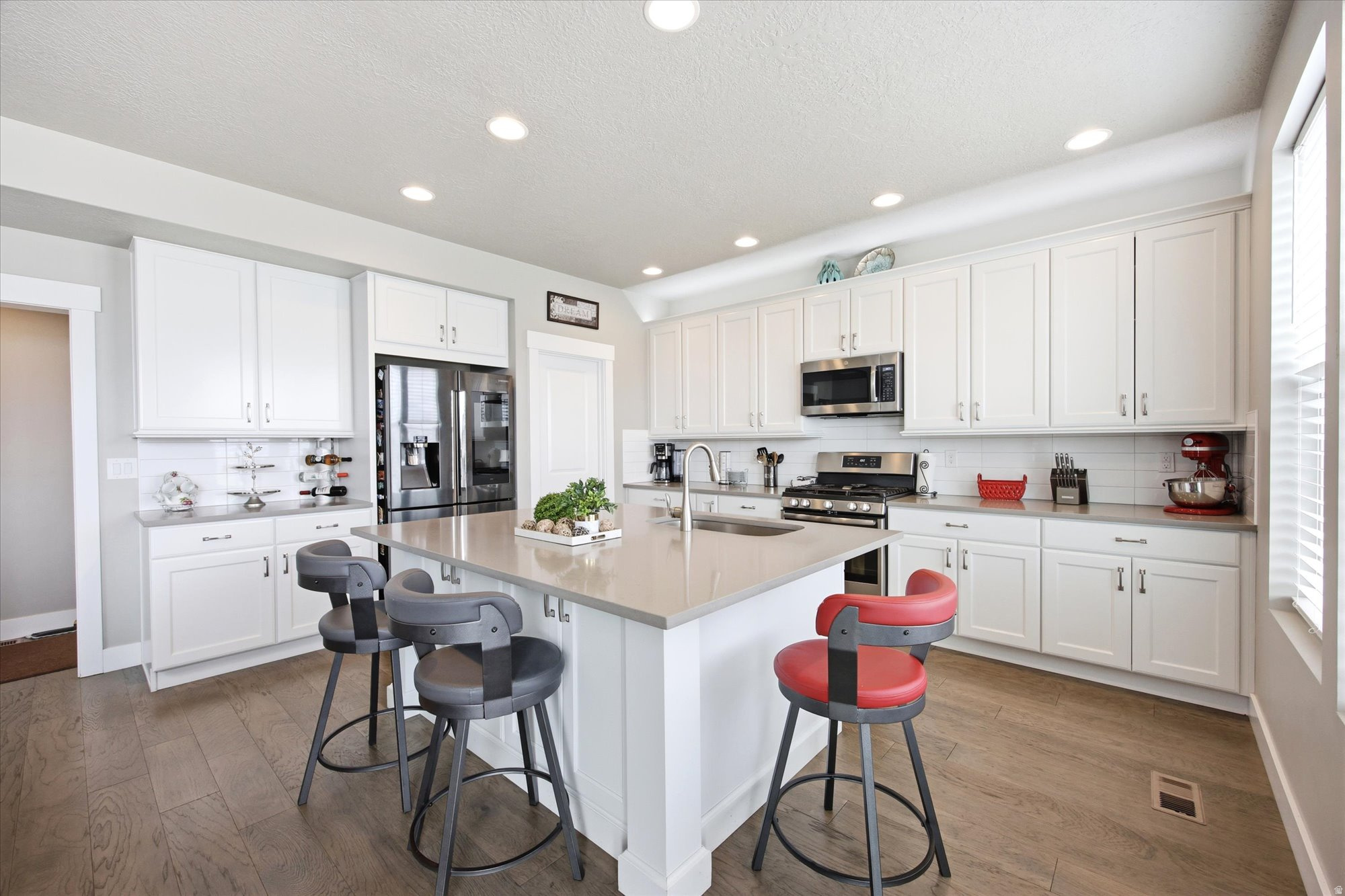 SOMMERGLEN HGHTS 414 - Residential