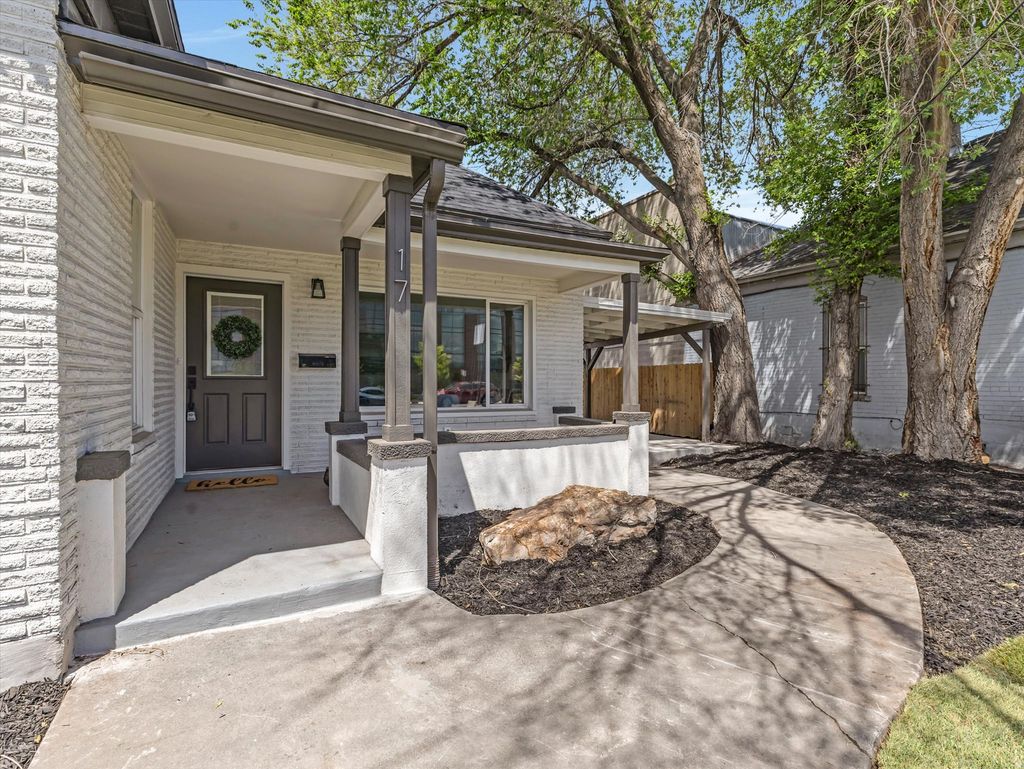 Photo of 17 E 4800 S, Murray, UT 84107 (MLS # 2159898)