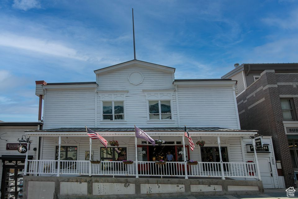 PARK CITY - Commercial Sale