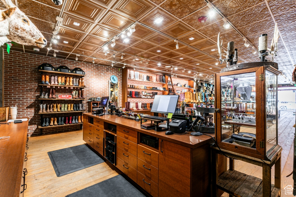 PARK CITY - Commercial Sale
