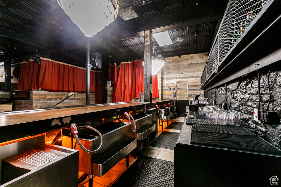 PARK CITY - Commercial Sale