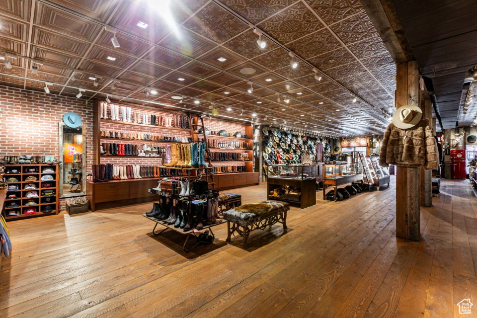 PARK CITY - Commercial Sale