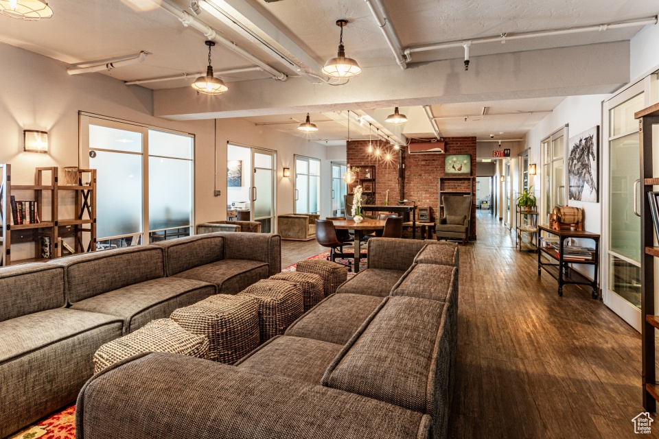 PARK CITY - Commercial Sale