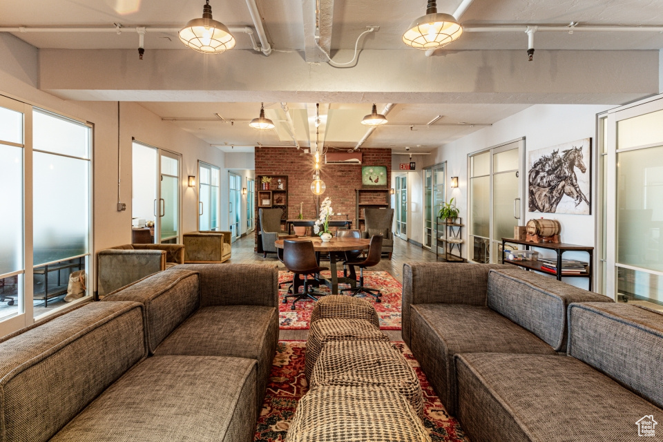 PARK CITY - Commercial Sale