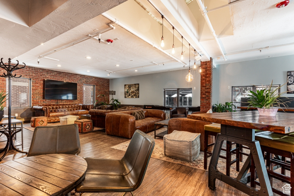 PARK CITY - Commercial Sale