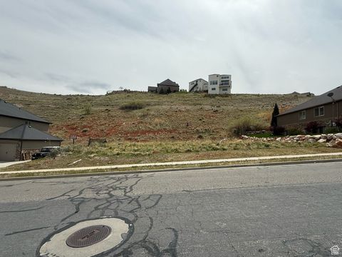 Tiny photo for 755 S PARKWAY DR, North Salt Lake, UT 84054 (MLS # 2082841)