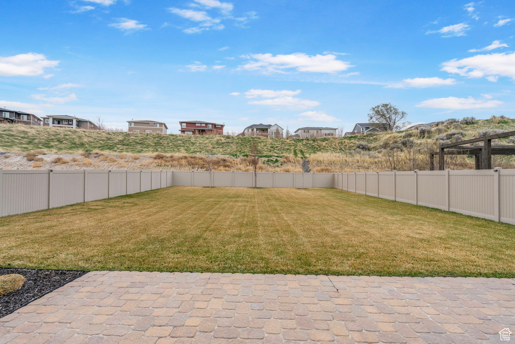 Bluffdale, Utah 84065, United States, 3 Bedrooms Bedrooms, ,3 BathroomsBathrooms,Residential,Active,99611