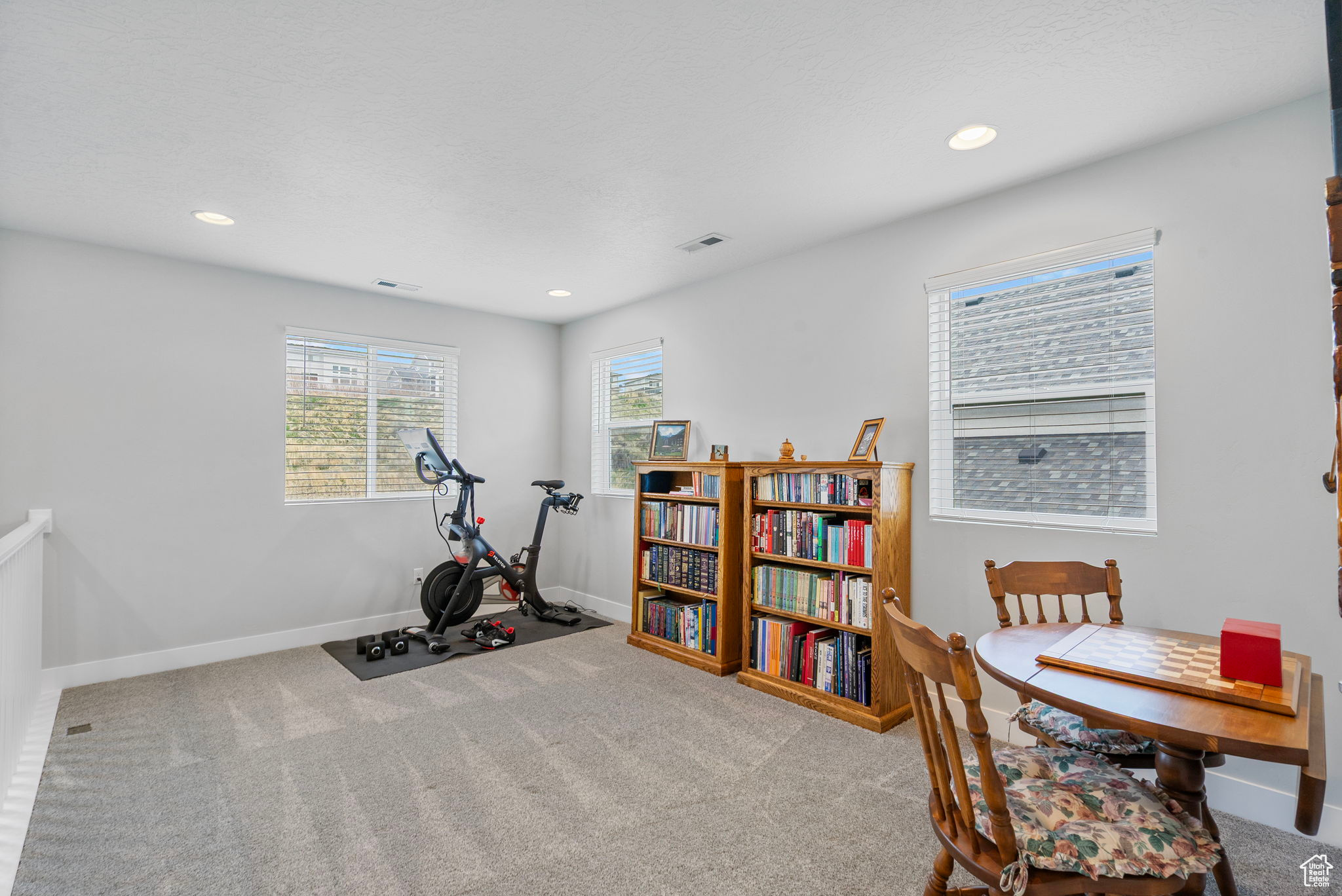 Bluffdale, Utah 84065, United States, 3 Bedrooms Bedrooms, ,3 BathroomsBathrooms,Residential,Active,99611