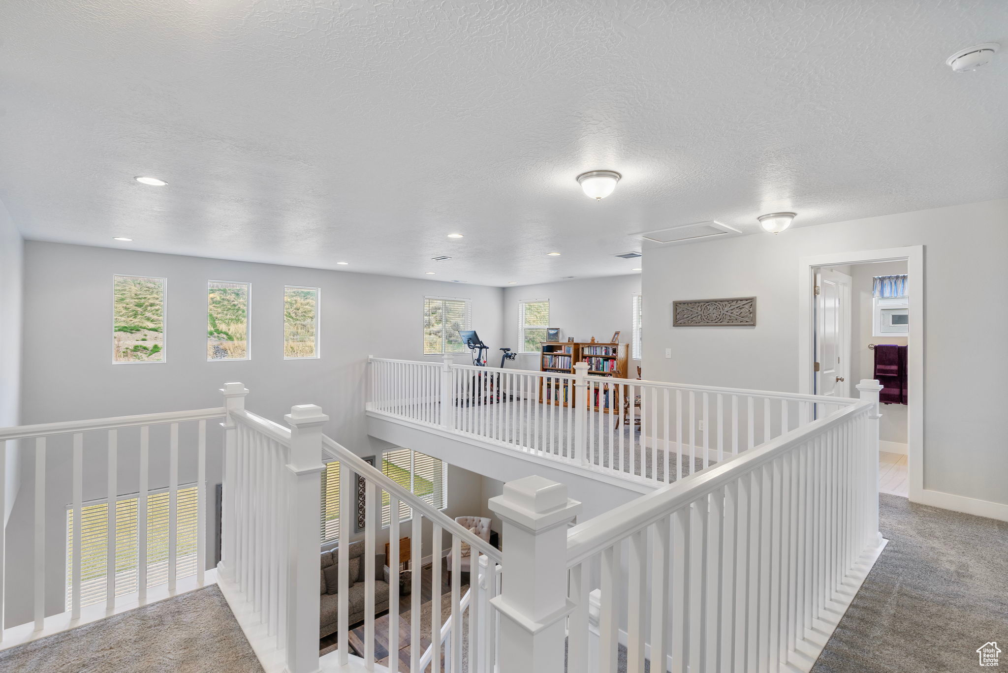 Bluffdale, Utah 84065, United States, 3 Bedrooms Bedrooms, ,3 BathroomsBathrooms,Residential,Active,99611