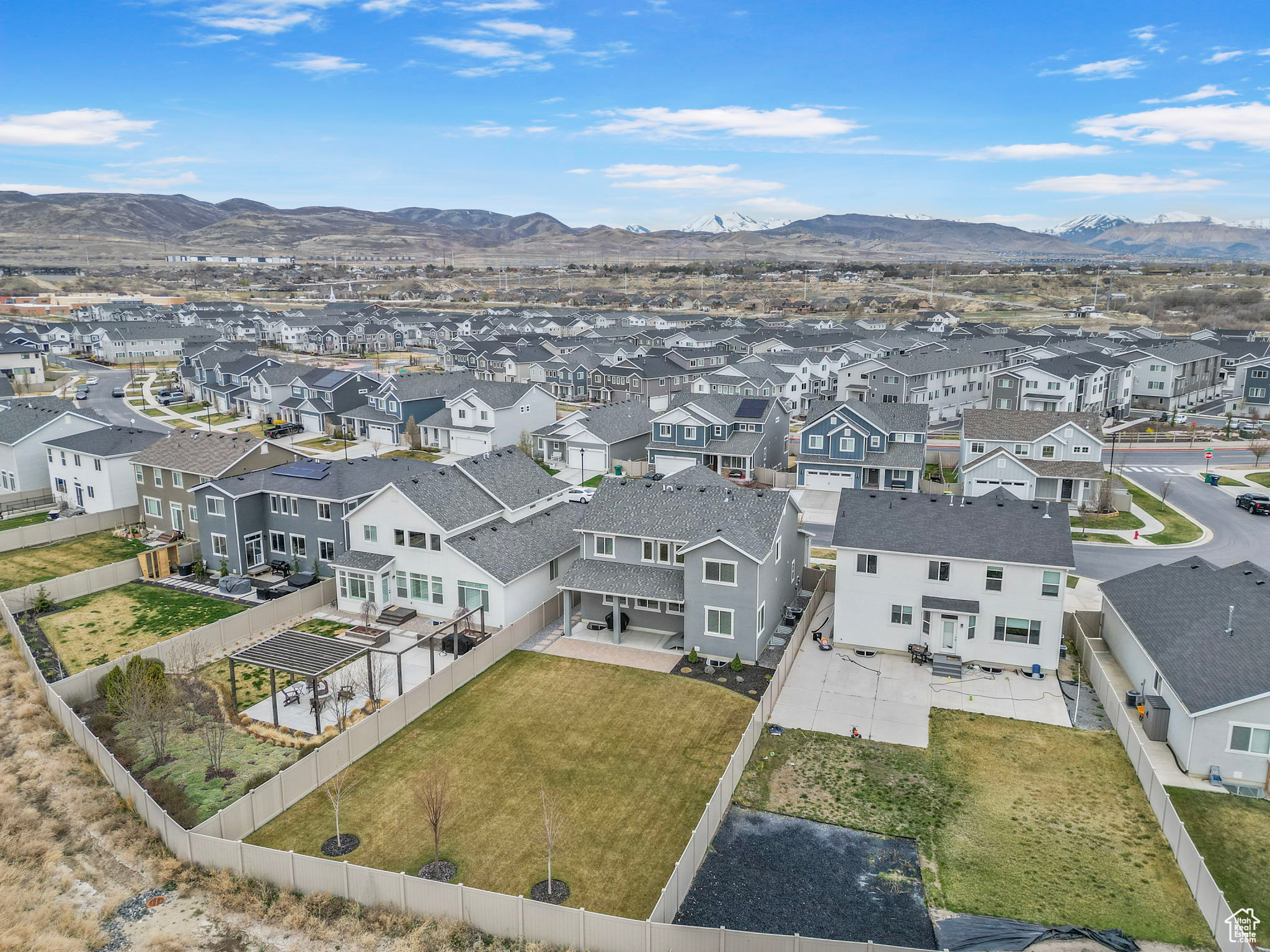 Bluffdale, Utah 84065, United States, 3 Bedrooms Bedrooms, ,3 BathroomsBathrooms,Residential,Active,99611