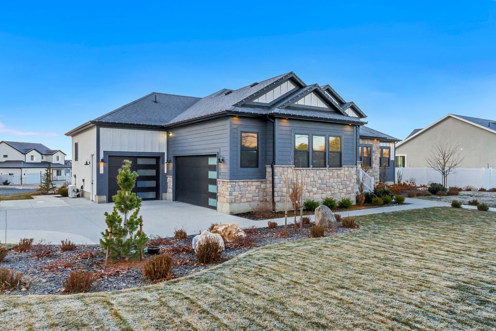 Photo of 1121 E 2600 N, North Ogden, UT 84414 (MLS # 2128565)