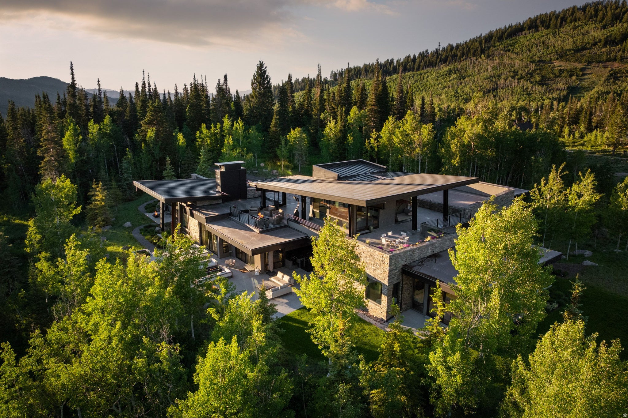 210 WHITE PINE CANYON RD