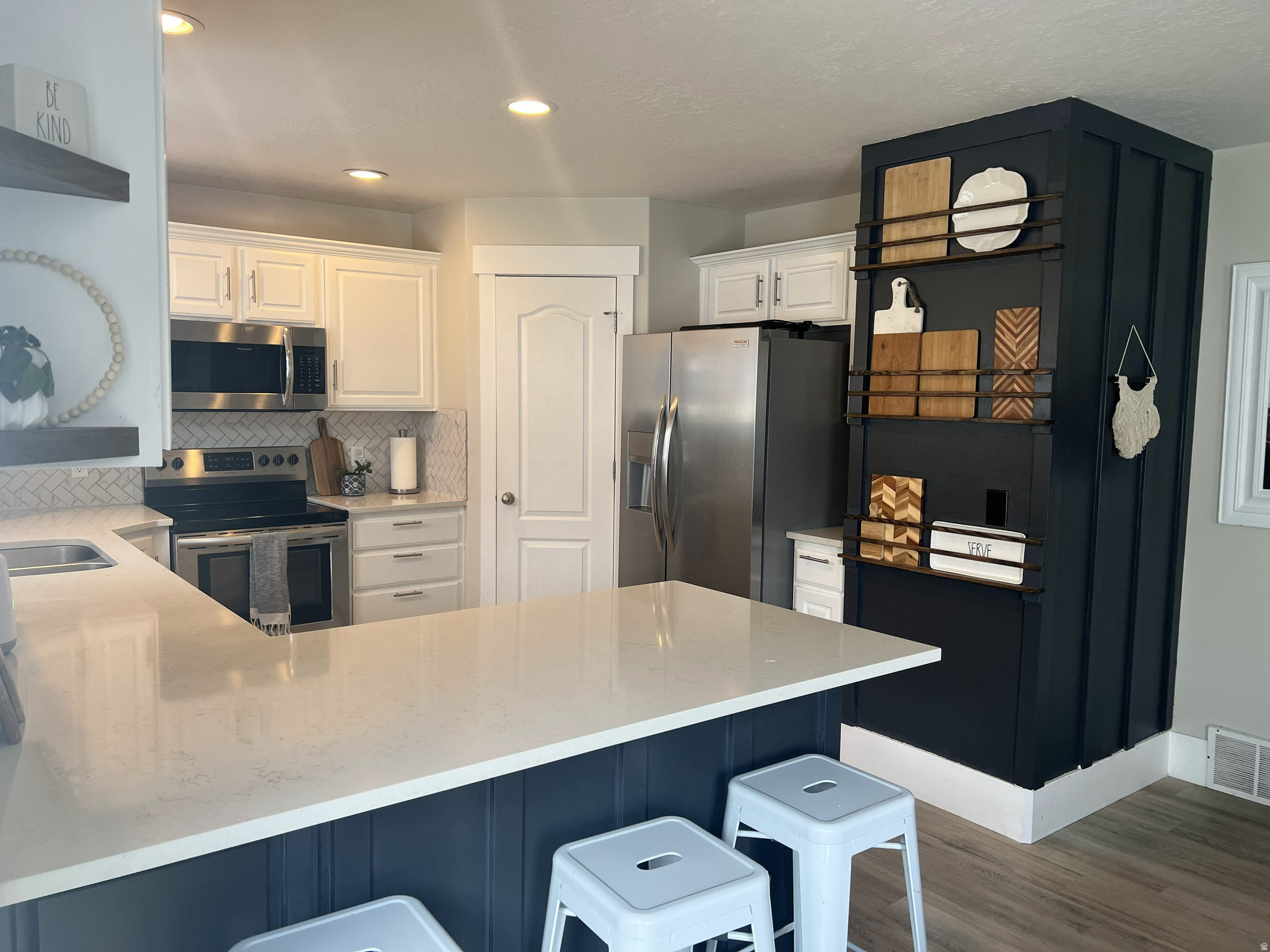 SUNRISE MEADOWS - Residential
