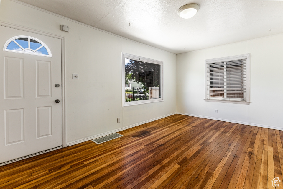 Salt Lake City, Utah 84106, United States, 4 Bedrooms Bedrooms, ,2 BathroomsBathrooms,Residential,Pending,55365