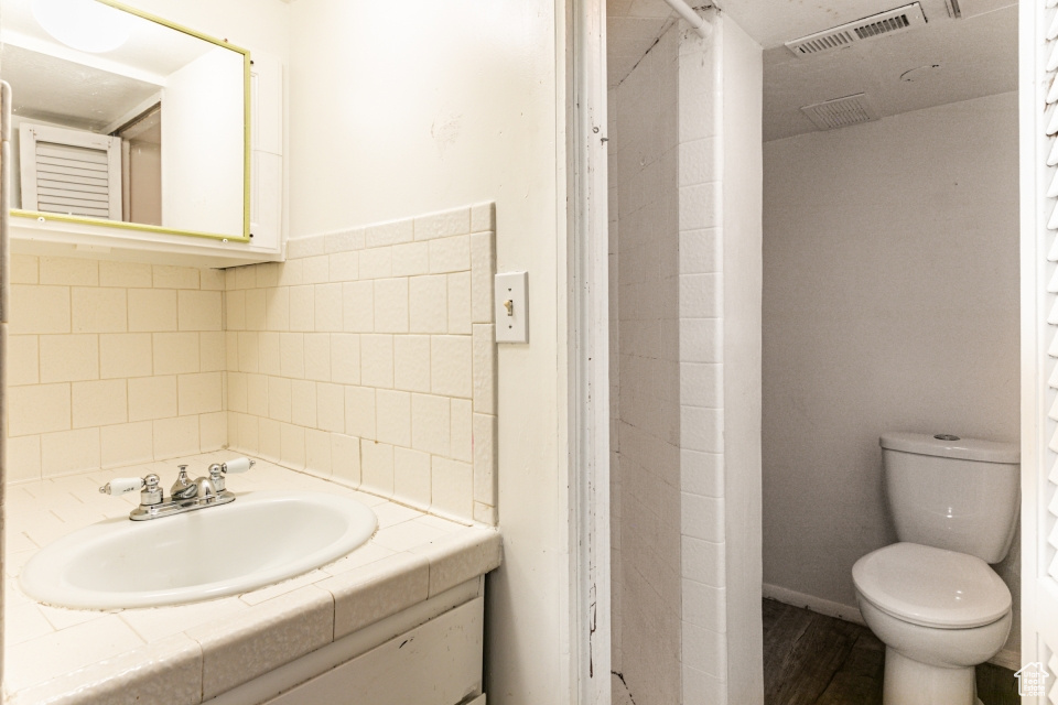 Salt Lake City, Utah 84106, United States, 4 Bedrooms Bedrooms, ,2 BathroomsBathrooms,Residential,Pending,55365