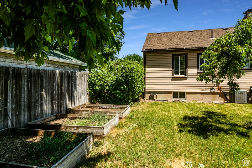 Salt Lake City, Utah 84106, United States, 4 Bedrooms Bedrooms, ,2 BathroomsBathrooms,Residential,Pending,55365