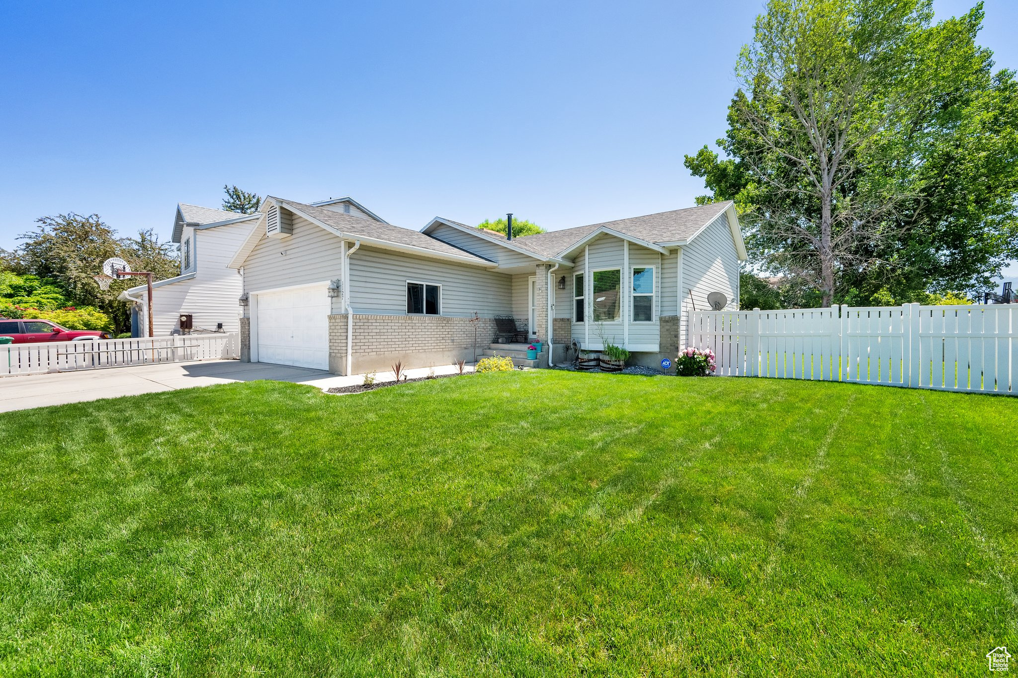 1127 W Monticello Ln, Murray, Utah image 2
