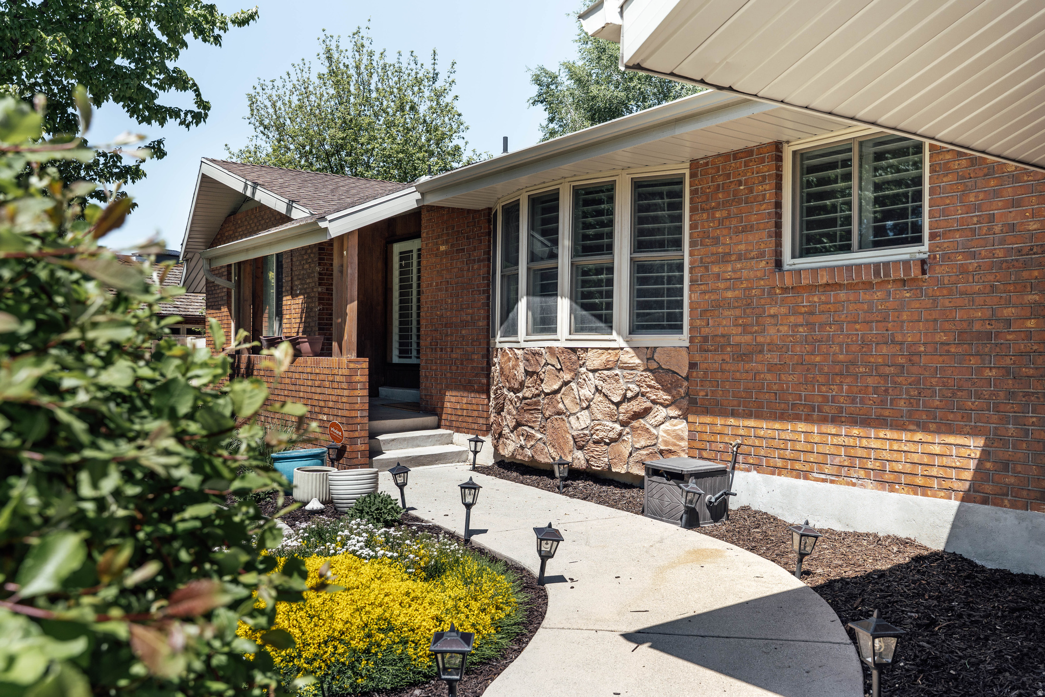 CREEKSIDE - Residential