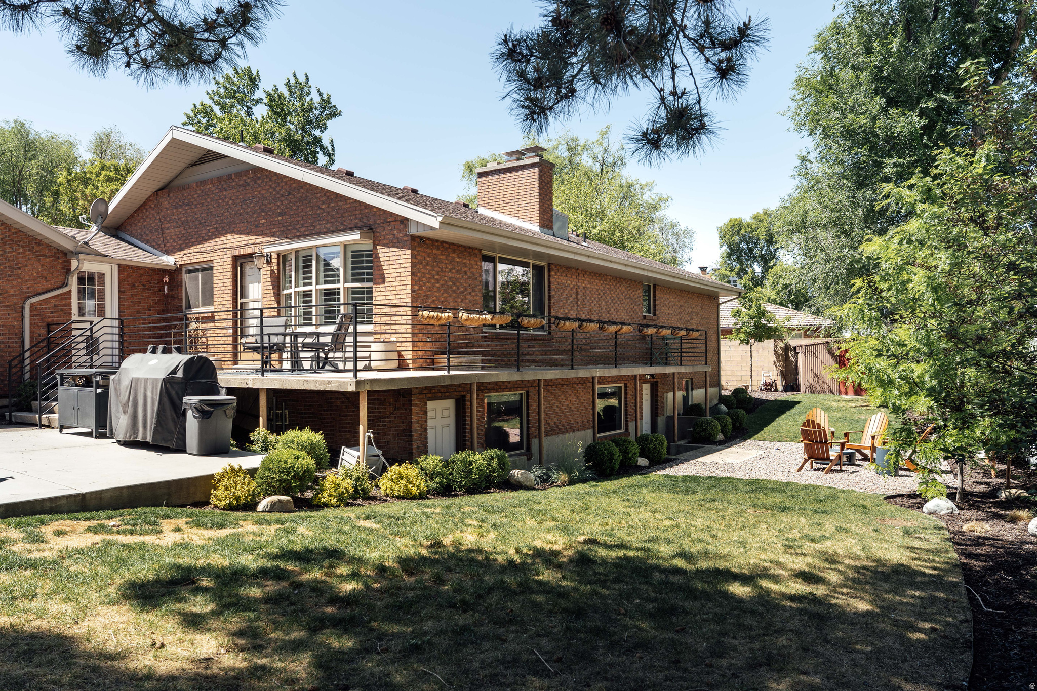 CREEKSIDE - Residential