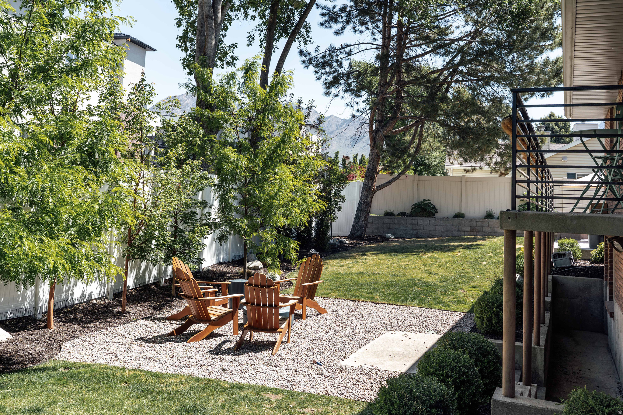 CREEKSIDE - Residential