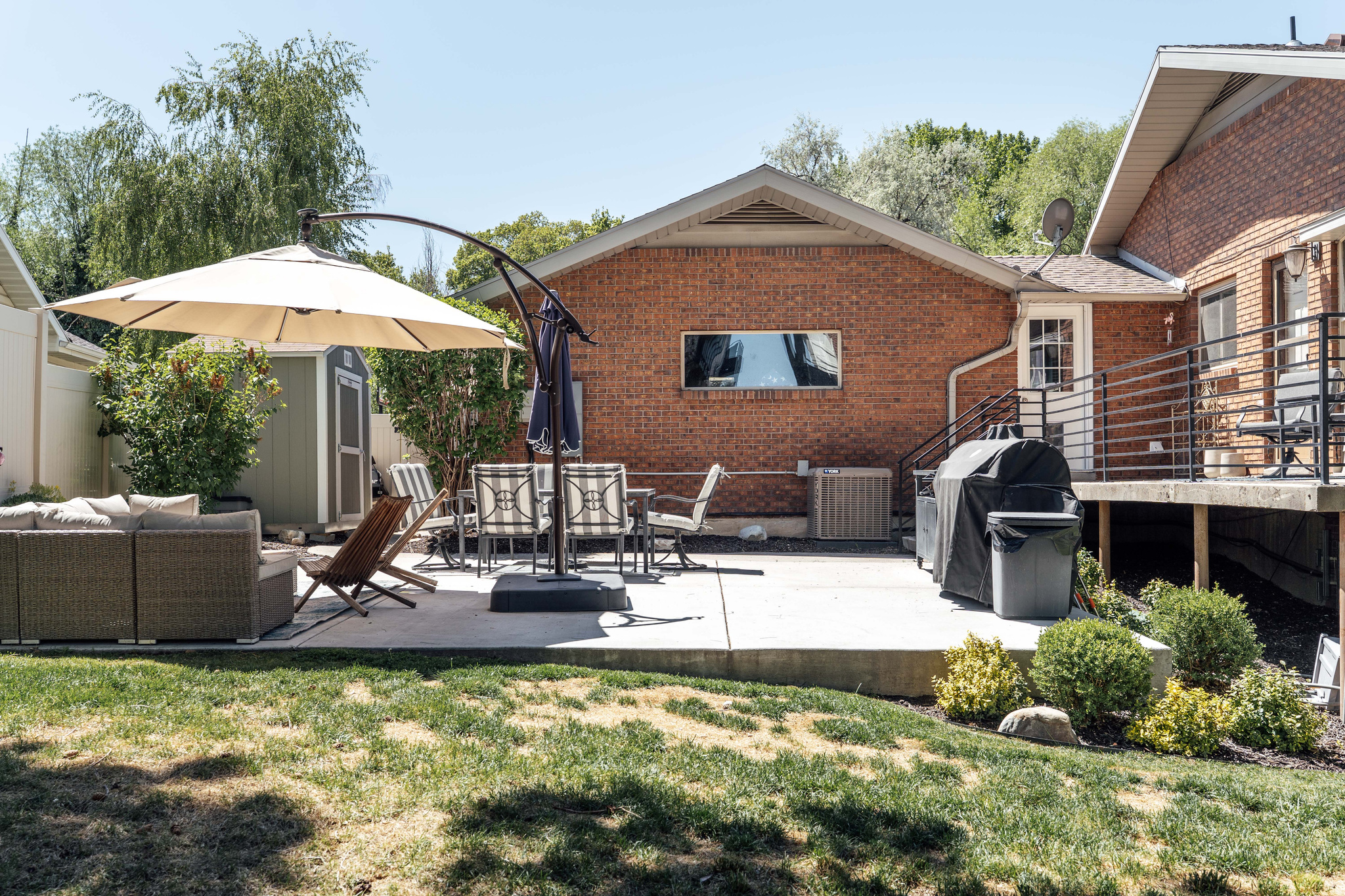 CREEKSIDE - Residential