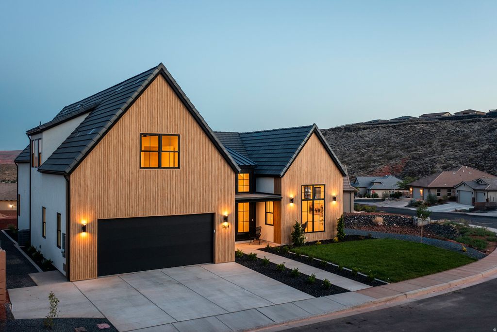 Photo of 1964 CREEKSIDE Ct, Washington, UT 84780 (MLS # 2156752)