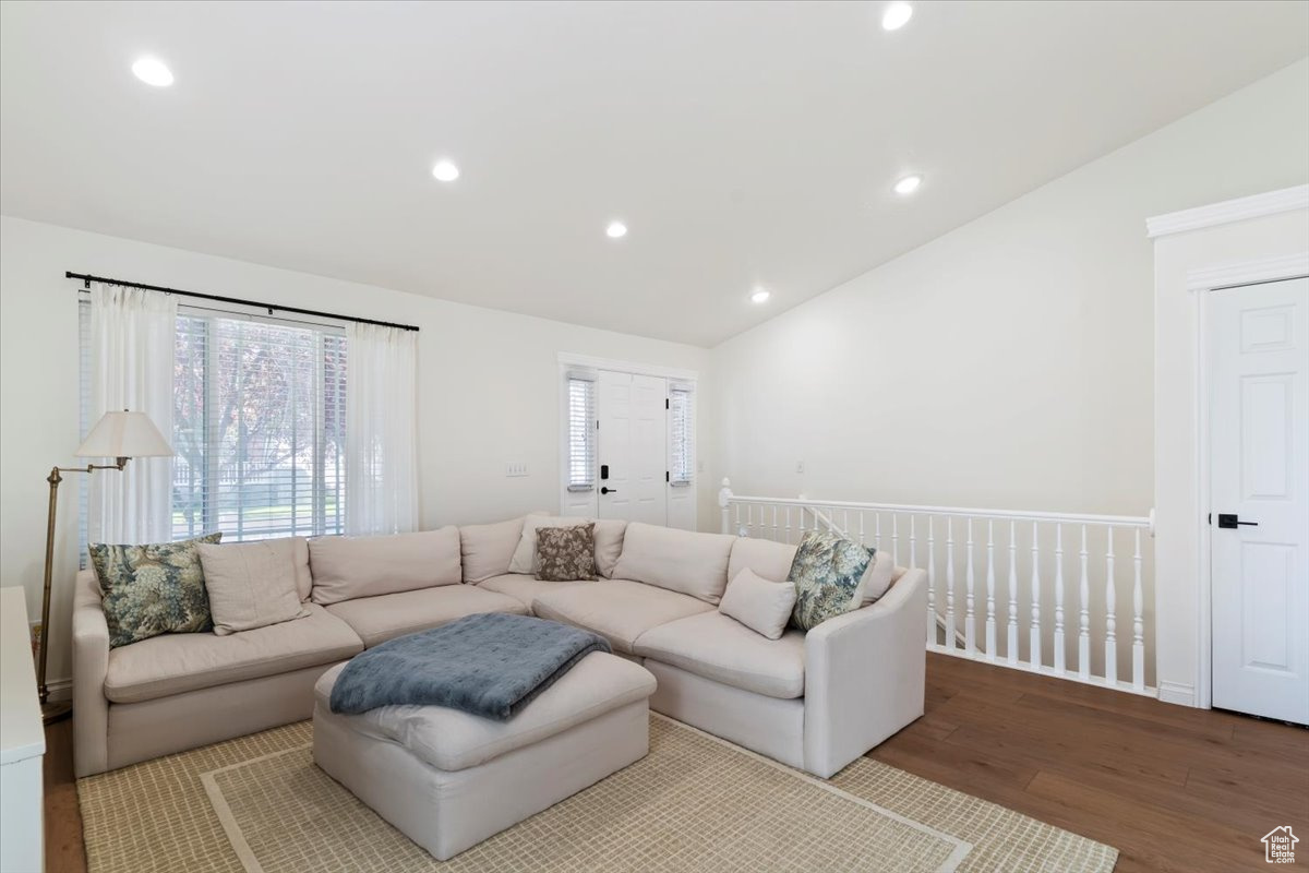 CENTERVILLE COMMONS - Residential