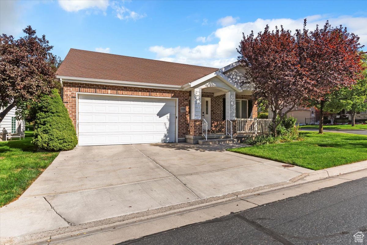 CENTERVILLE COMMONS - Residential