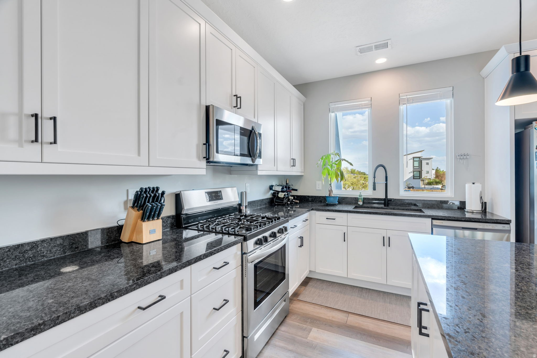 DAYBREAK - Residential