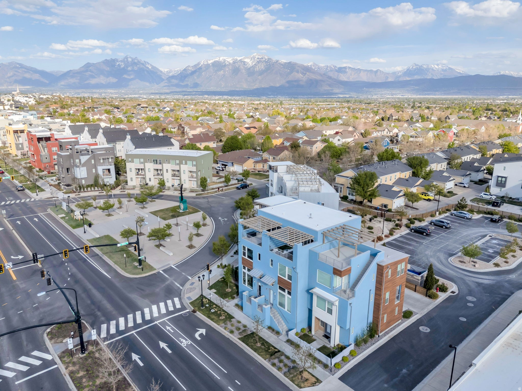 DAYBREAK - Residential