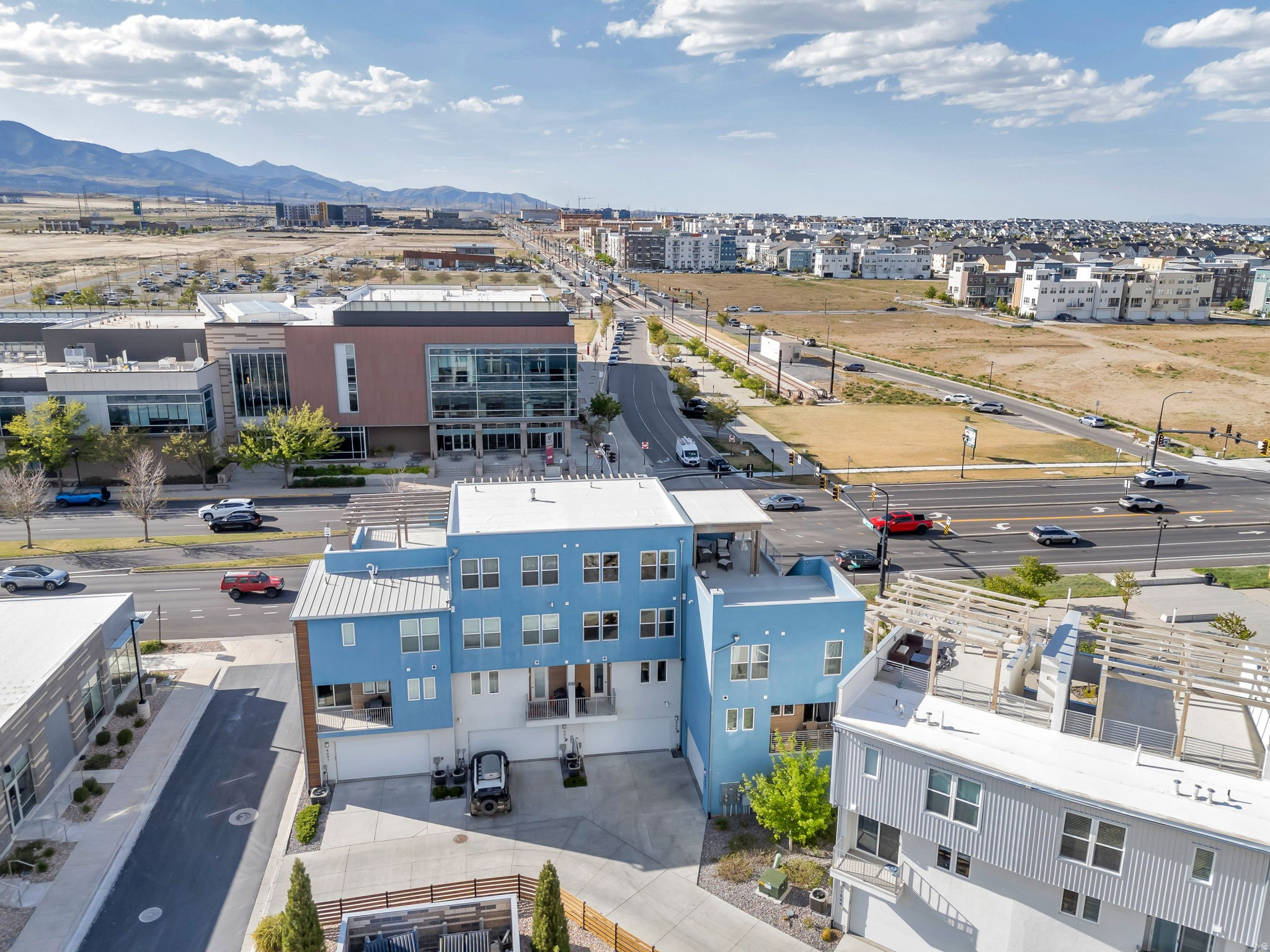 DAYBREAK - Residential