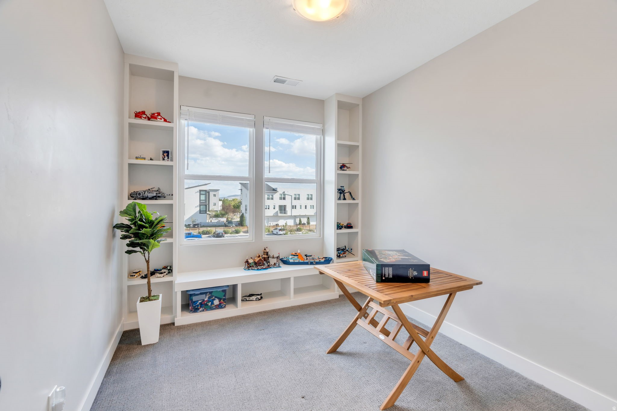 DAYBREAK - Residential