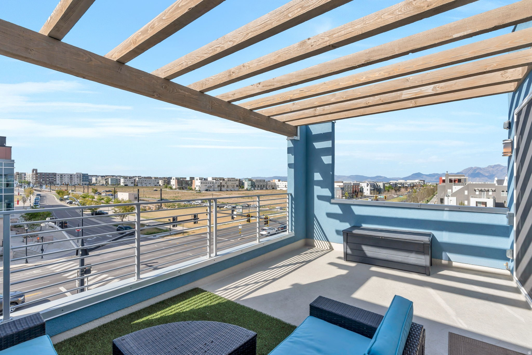 DAYBREAK - Residential