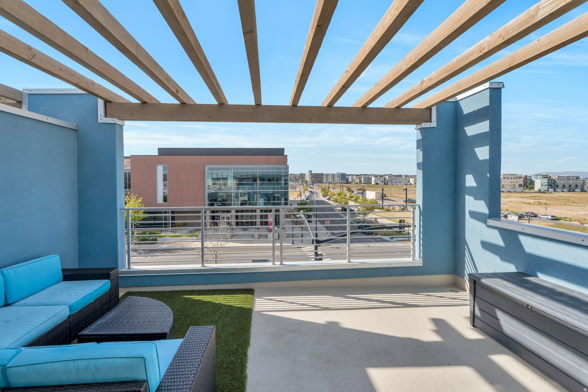 DAYBREAK - Residential