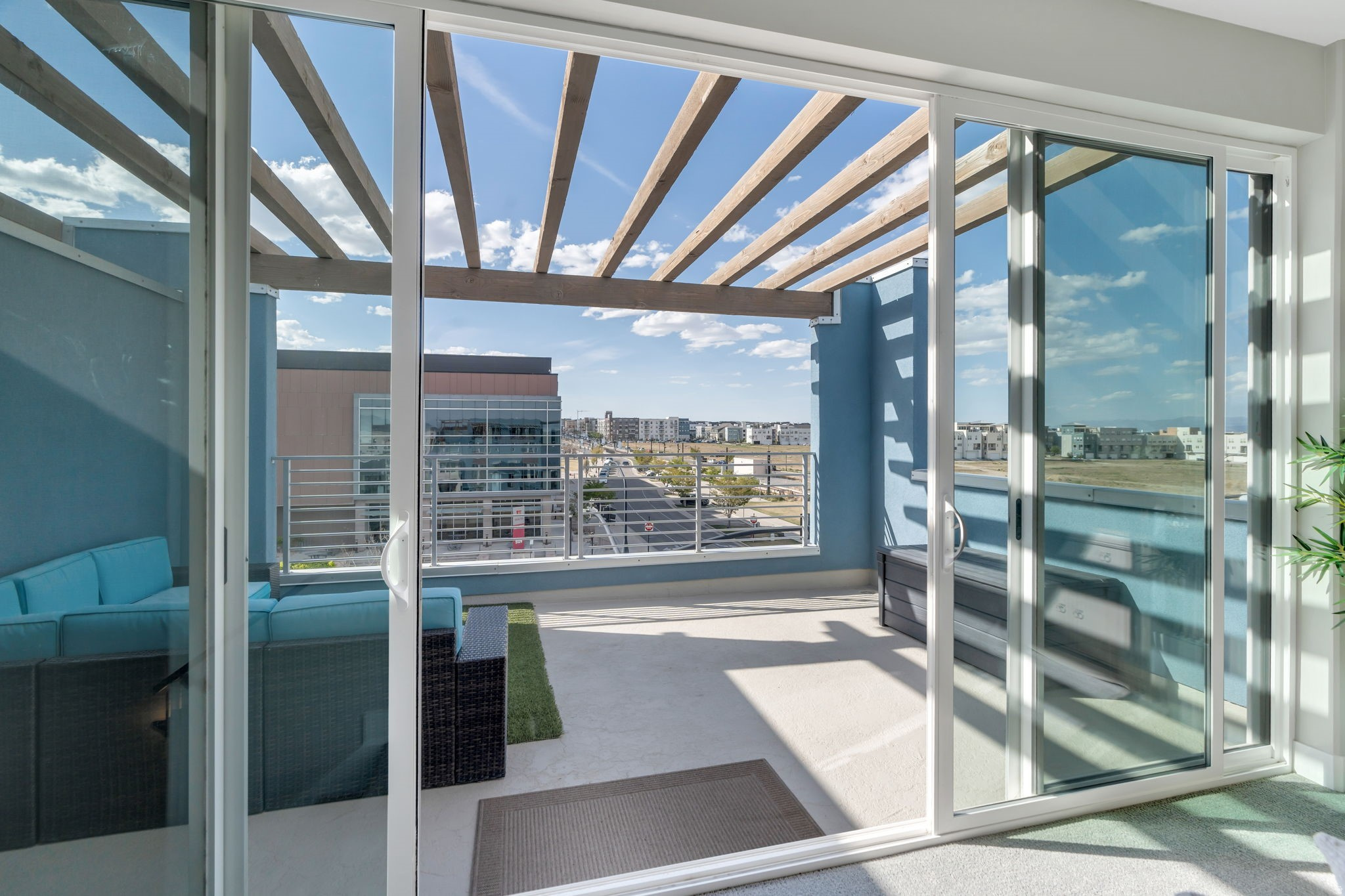 DAYBREAK - Residential