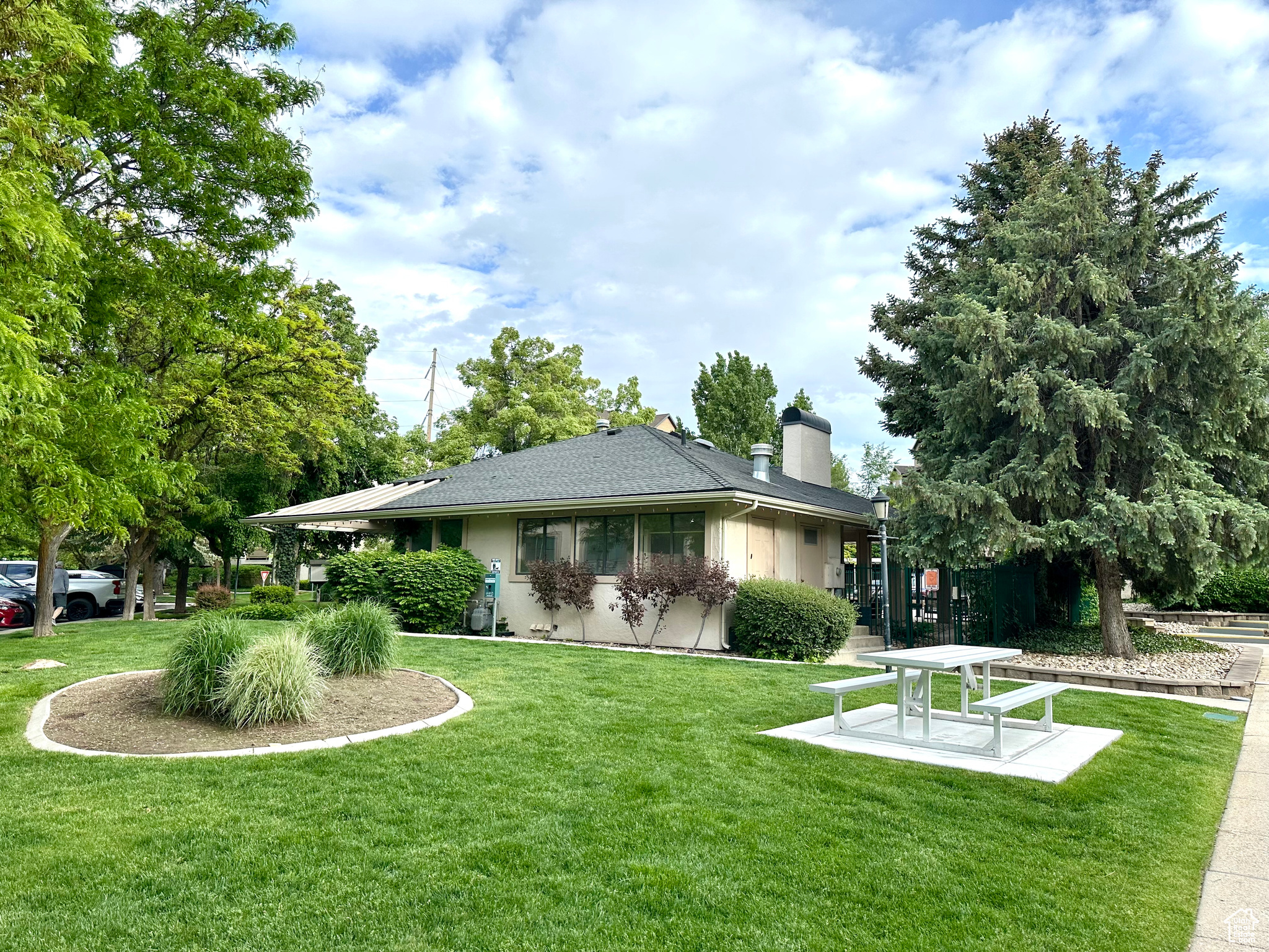 HILL CREEK - Residential