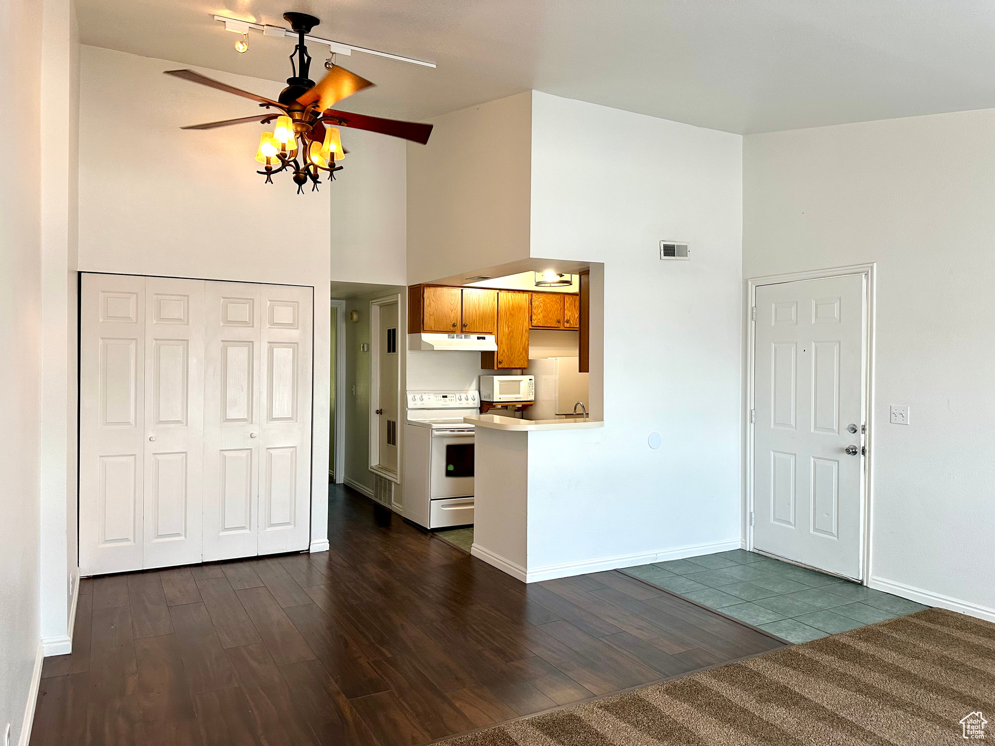 HILL CREEK - Residential