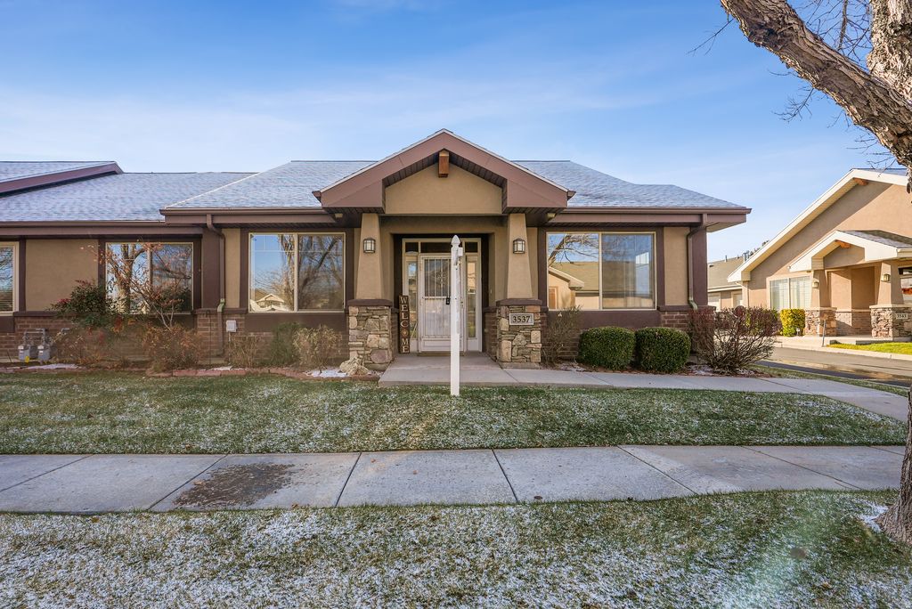Photo of 3541 W GREEN SPRINGS LN, Taylorsville, UT 84129 (MLS # 2125294)