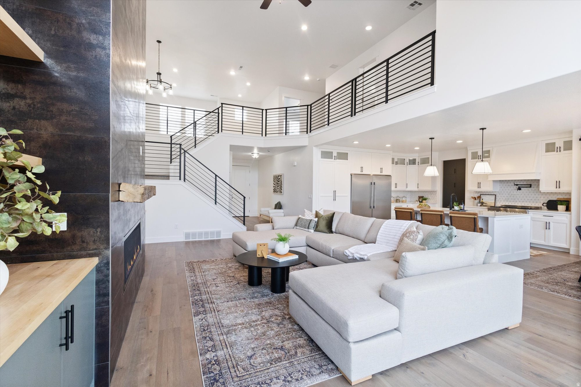 HIDDEN CANYON - Residential