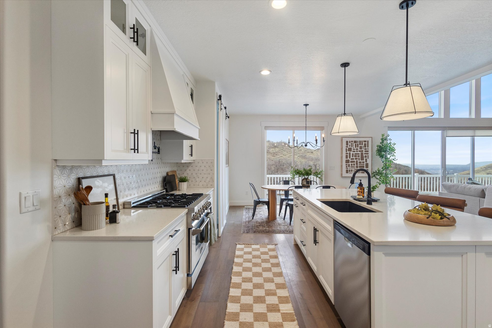 HIDDEN CANYON - Residential