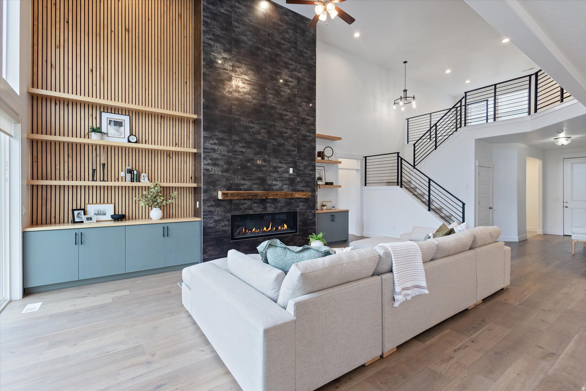 HIDDEN CANYON - Residential