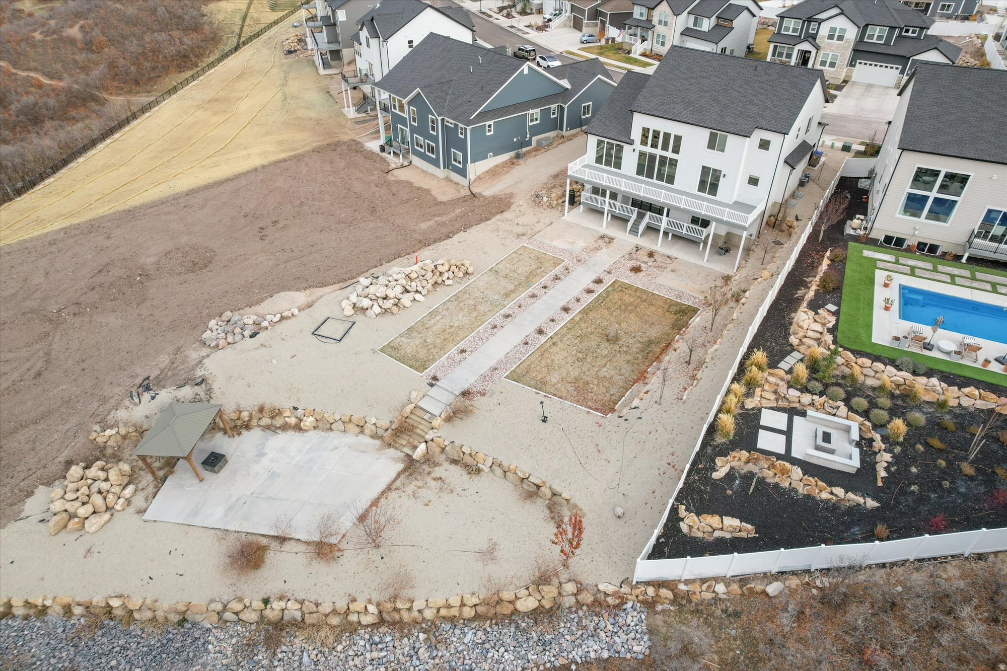 HIDDEN CANYON - Residential